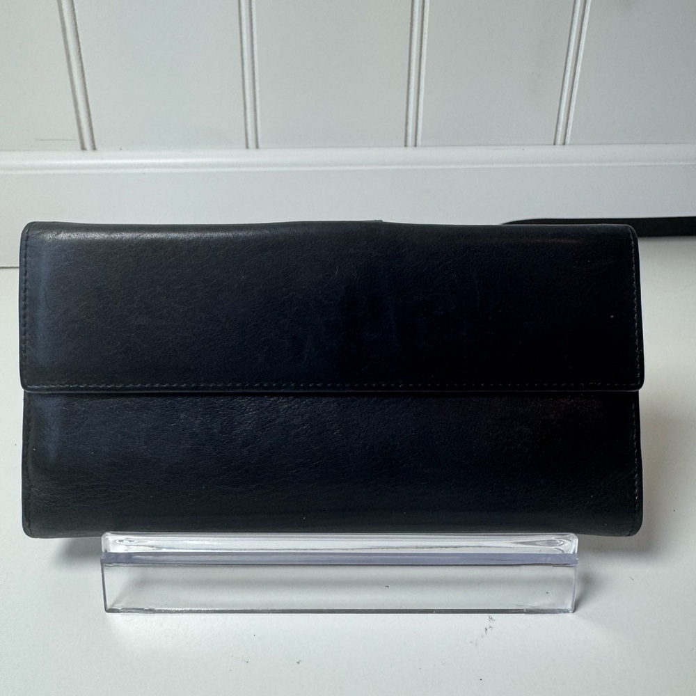 Gucci Women’s Black Leather Long Wallet With Silver Hardware - Picture 2 of 16